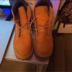 Timberlands Wheat color Size 4 ordered the wrong size (need a 5)